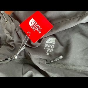 The North Face Boys Large Summit Series Zip-up Jacket